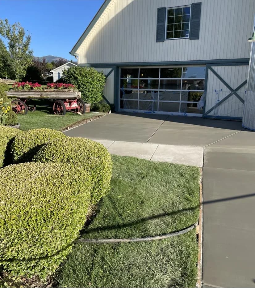 Modern Farmhouse Design with Professional Landscaping